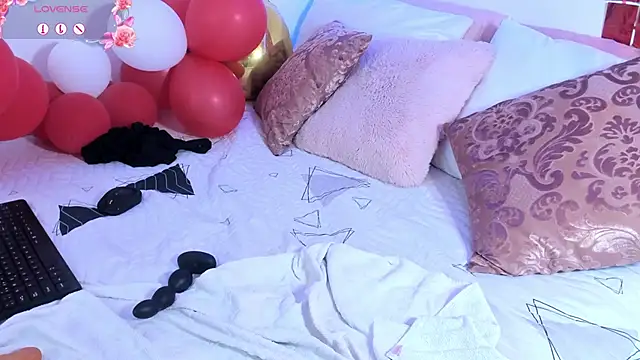 Estrella Duran online show from 15, 2, 2025