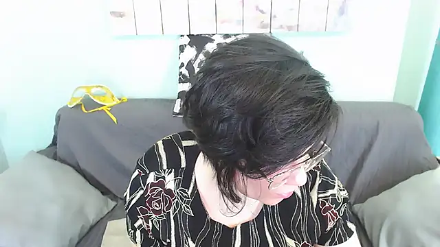 EverlyRays online show from 5, 3, 2025