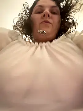 Snapshot of Taisia_W chatting on 3, 10, 2025 Taisia W online show from 3, 10, 2025