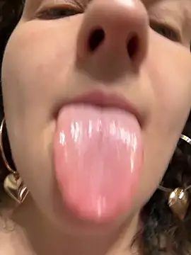 Snapshot of Taisia_W chatting on 6, 10, 2025 Taisia W online show from 6, 10, 2025