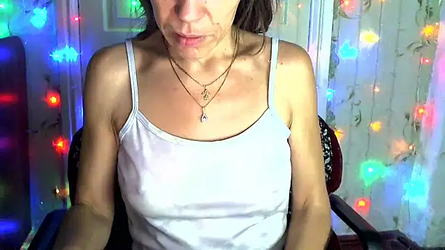 Snapshot of Ladywinter chatting on 21, 10, 2025 Ladywinter online show from 21, 10, 2025