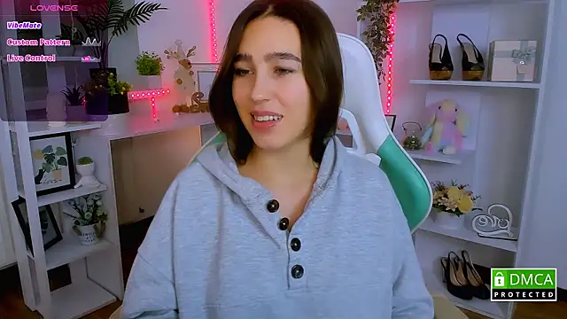  Eliizabeth  online show from 15, 12, 2025