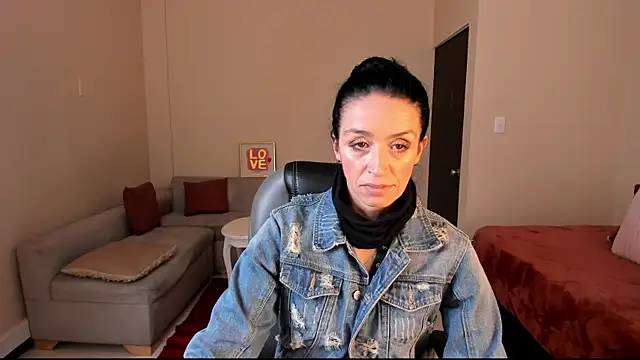 Kristen Garner online show from 6, 4, 2026