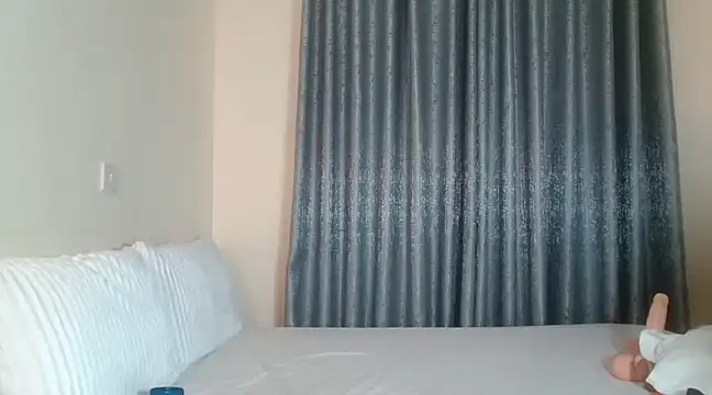 Elegant Ebony online show from 28, 12, 2024