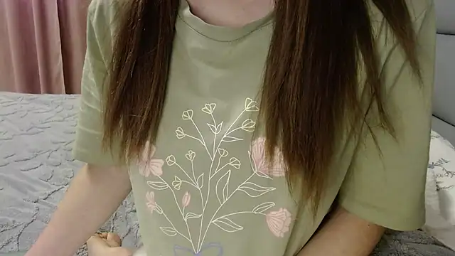 Snapshot of Viktoriiya_bald chatting on 10, 3, 2025 Viktoriiya bald online show from 10, 3, 2025