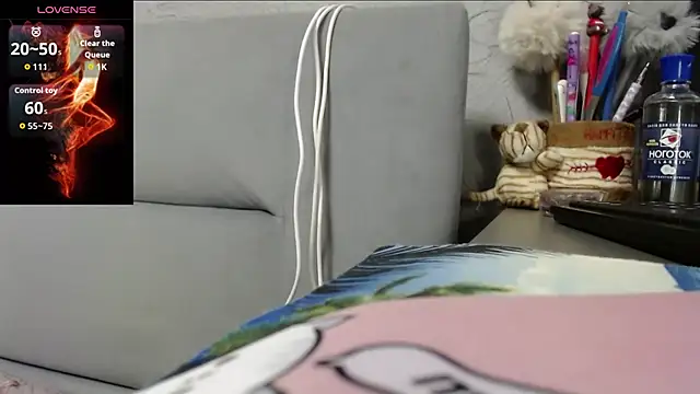 Snapshot of Viktoriiya_bald chatting on 18, 9, 2025 Viktoriiya bald online show from 18, 9, 2025