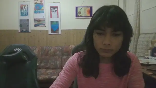 Snapshot of calliemaggotbone chatting on 13, 11, 2025 calliemaggotbone online show from 13, 11, 2025