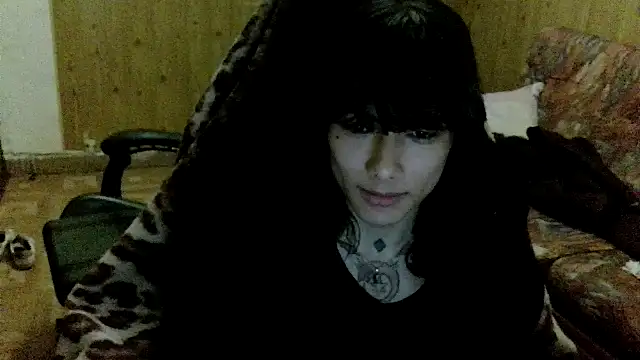 Snapshot of calliemaggotbone chatting on 2, 12, 2025 calliemaggotbone online show from 2, 12, 2025