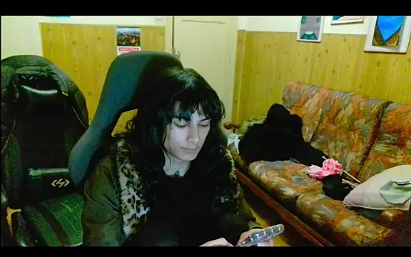 Snapshot of calliemaggotbone chatting on 18, 12, 2025 calliemaggotbone online show from 18, 12, 2025