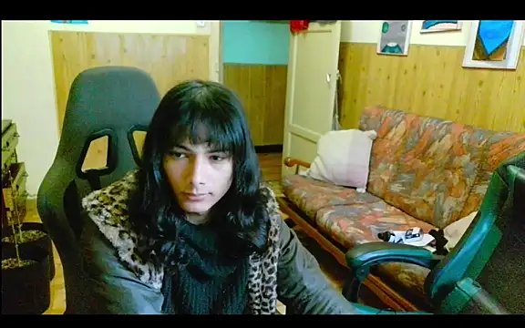 Snapshot of calliemaggotbone chatting on 20, 12, 2025 calliemaggotbone online show from 20, 12, 2025