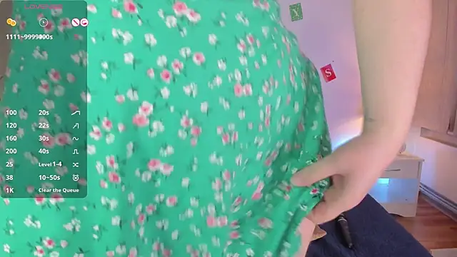 Snapshot of CutieGinger chatting on 12, 1, 2025 CutieGinger online show from 12, 1, 2025