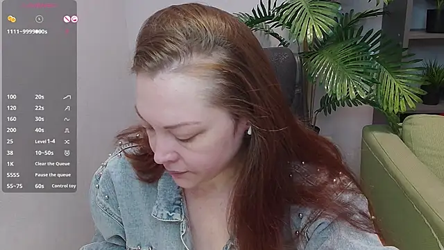 Snapshot of CutieGinger chatting on 5, 10, 2025 CutieGinger online show from 5, 10, 2025