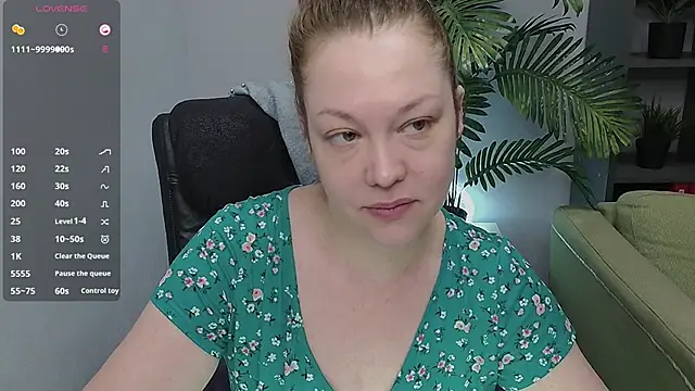 Snapshot of CutieGinger chatting on 29, 10, 2025 CutieGinger online show from 29, 10, 2025