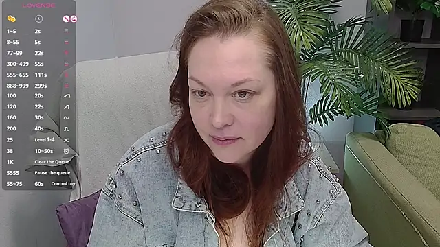 Snapshot of CutieGinger chatting on 2, 11, 2025 CutieGinger online show from 2, 11, 2025