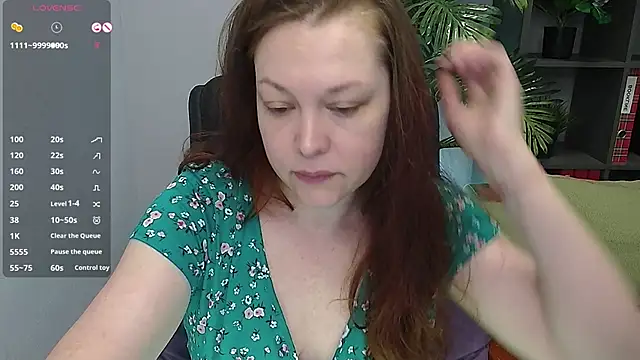 Snapshot of CutieGinger chatting on 9, 11, 2025 CutieGinger online show from 9, 11, 2025