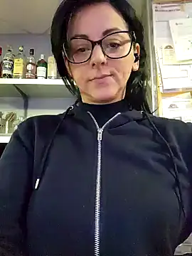 bruneta sexy23 online show from 18, 1, 2025