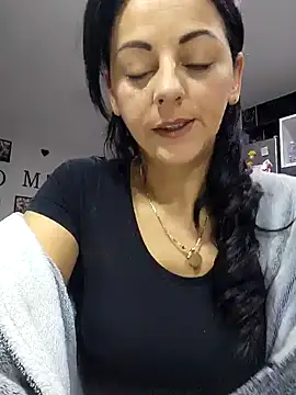 bruneta sexy23 online show from 3, 2, 2025