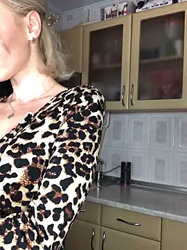 Snapshot of Kristina03 chatting on 8, 11, 2025 Kristina03 online show from 8, 11, 2025