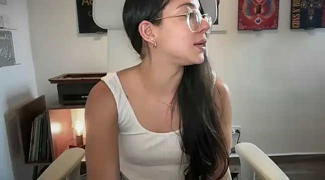 Snapshot of adriana__sosa_ chatting on 16, 2, 2025 adriana sosa online show from 16, 2, 2025