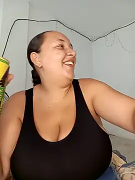 Snapshot of Miss-boobs chatting on 12, 1, 2025 Miss-boobs online show from 12, 1, 2025