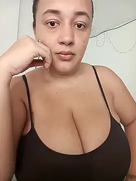 Snapshot of Miss-boobs chatting on 21, 1, 2025 Miss-boobs online show from 21, 1, 2025