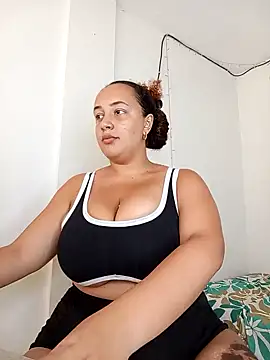 Snapshot of Miss-boobs chatting on 2, 2, 2025 Miss-boobs online show from 2, 2, 2025