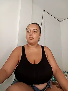 Snapshot of Miss-boobs chatting on 18, 2, 2025 Miss-boobs online show from 18, 2, 2025