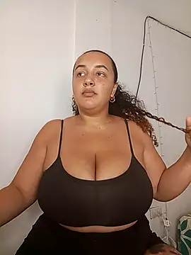 Snapshot of Miss-boobs chatting on 24, 2, 2025 Miss-boobs online show from 24, 2, 2025