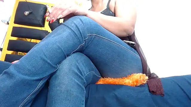 Helennahot online show from 27, 2, 2025