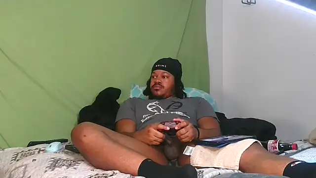 Snapshot of Carolinayoungin chatting on 8, 9, 2025 Carolinayoungin online show from 8, 9, 2025