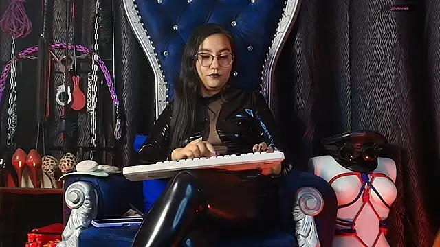 abbymora online show from 7, 4, 2026