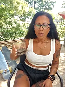 Snapshot of Allana_Squirt chatting on 9, 9, 2025 Allana Squirt online show from 9, 9, 2025