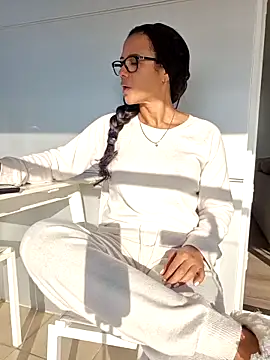 Snapshot of Allana_Squirt chatting on 27, 11, 2025 Allana Squirt online show from 27, 11, 2025