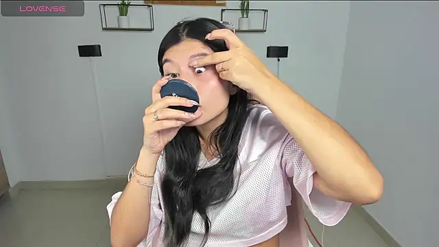 emily villamil online show from 29, 6, 2026