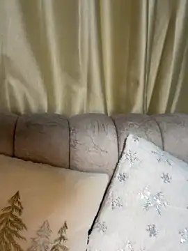 Snapshot of AgathaGeorgiou chatting on 8, 11, 2025 AgathaGeorgiou online show from 8, 11, 2025