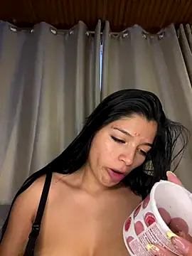 Snapshot of AgathaGeorgiou chatting on 27, 11, 2025 AgathaGeorgiou online show from 27, 11, 2025