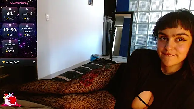 Snapshot of collette_beaufoy_ chatting on 4, 12, 2024 collette beaufoy online show from 4, 12, 2024