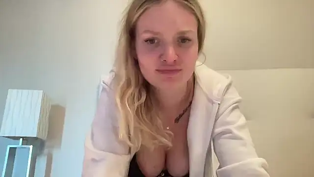 Snapshot of mariemelissah chatting on 21, 12, 2024 mariemelissah online show from 21, 12, 2024