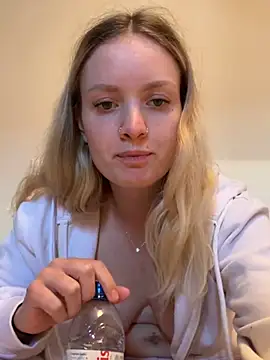 Snapshot of mariemelissah chatting on 23, 2, 2025 mariemelissah online show from 23, 2, 2025