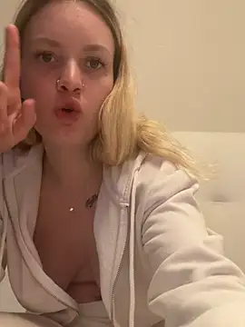 Snapshot of mariemelissah chatting on 1, 3, 2025 mariemelissah online show from 1, 3, 2025