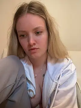 Snapshot of mariemelissah chatting on 6, 3, 2025 mariemelissah online show from 6, 3, 2025