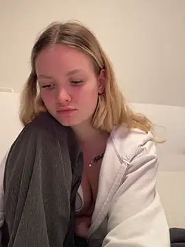 Snapshot of mariemelissah chatting on 9, 3, 2025 mariemelissah online show from 9, 3, 2025