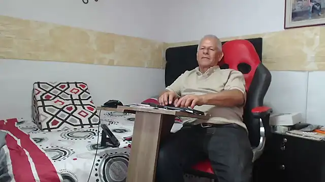 Snapshot of VALENTINO1983_ chatting on 28, 9, 2025 VALENTINO1983 online show from 28, 9, 2025