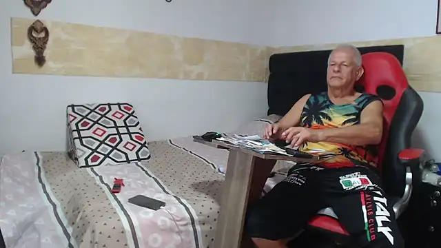 VALENTINO1983  online show from 22, 10, 2025