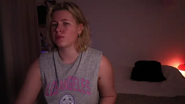 moonamii online show from 5, 1, 2026