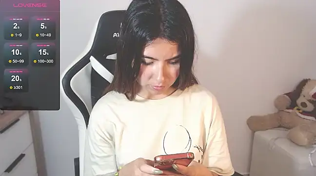 Snapshot of alice_middlee chatting on 30, 1, 2025 alice middlee online show from 30, 1, 2025