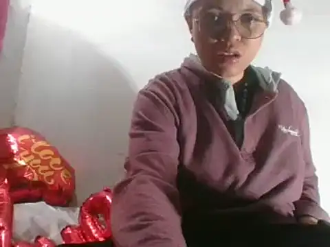 Snapshot of EdenJupiter chatting on 28, 12, 2024 EdenJupiter online show from 28, 12, 2024