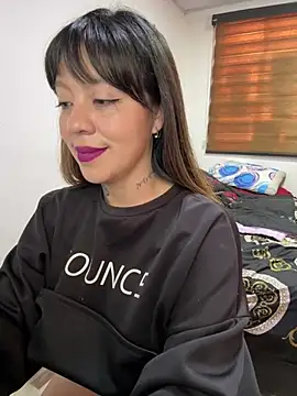 Snapshot of Bruja_lu chatting on 4, 2, 2025 Bruja lu online show from 4, 2, 2025
