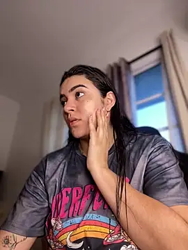 Lia flowers online show from 7, 2, 2025