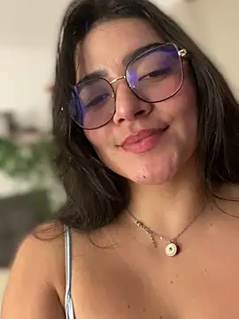 Lia flowers online show from 6, 3, 2025